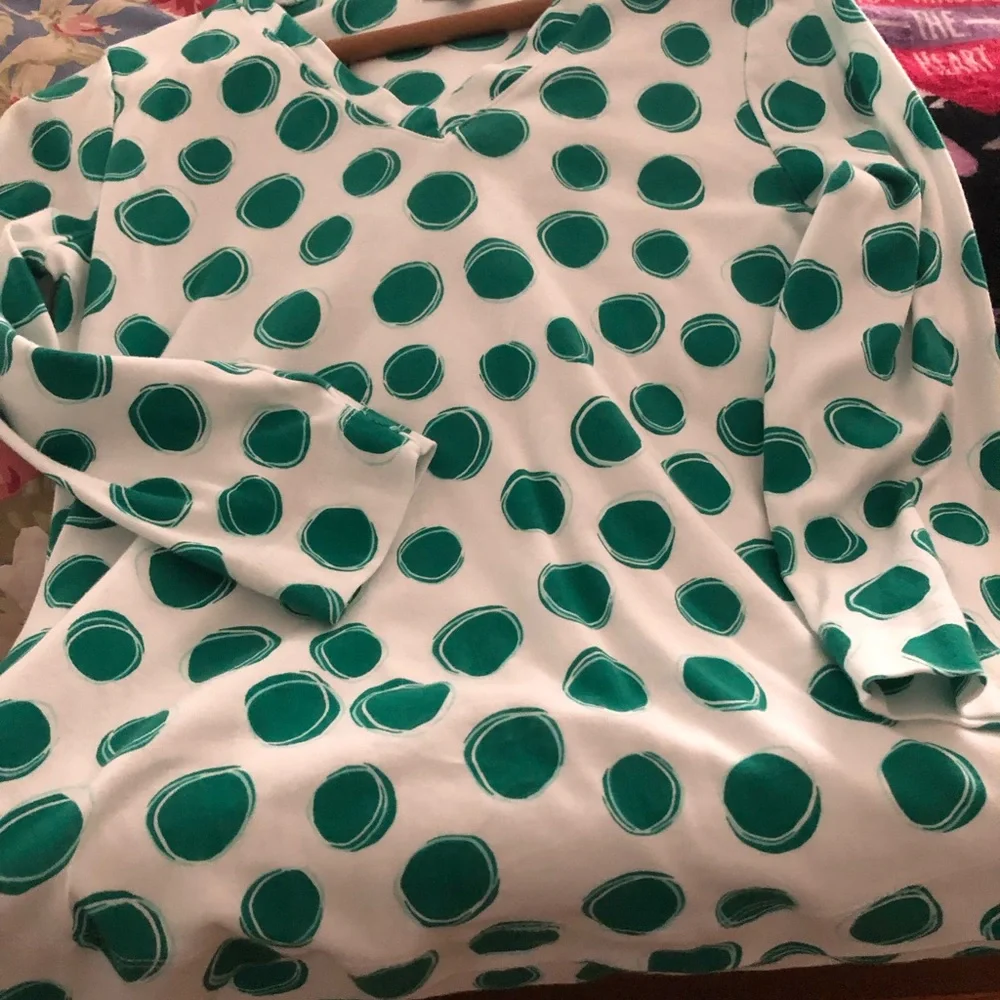 Chicos size0 blouse, soft cotton blouse green and white 3/4 sleeves, v neck. - Picture 2 of 6